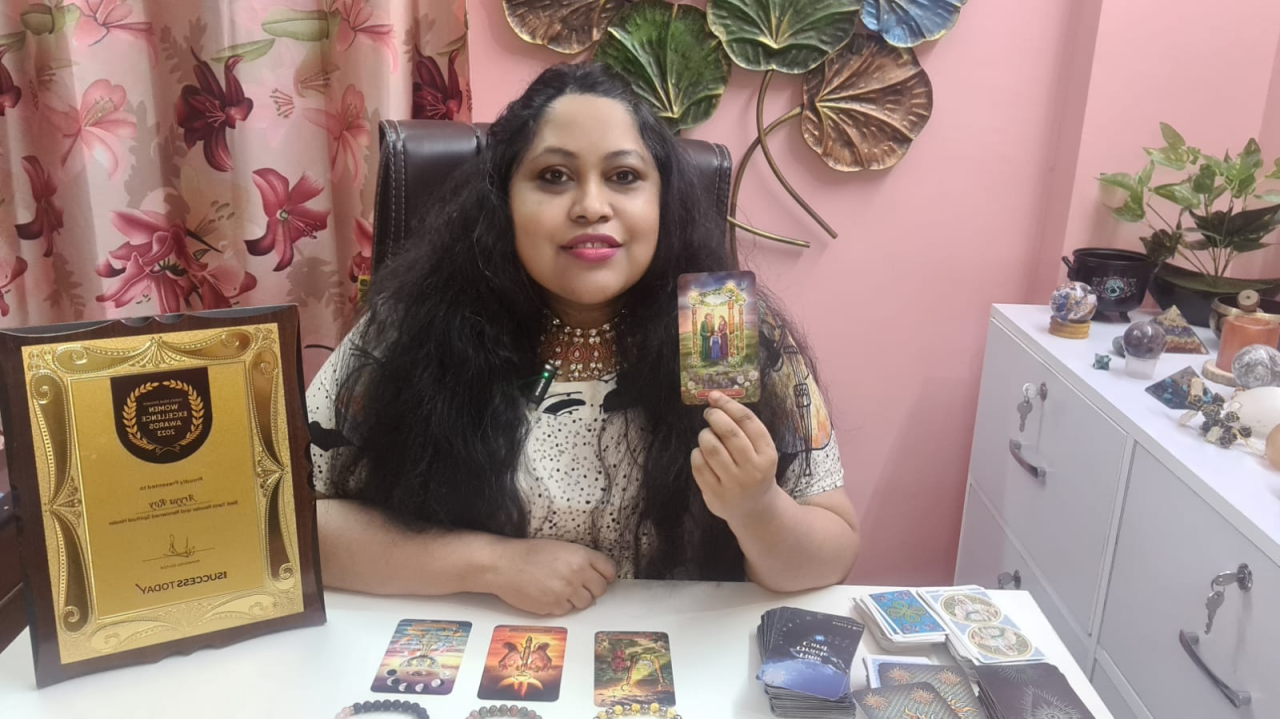 Best England Tarot Readers: Accurate and Insightful Readings