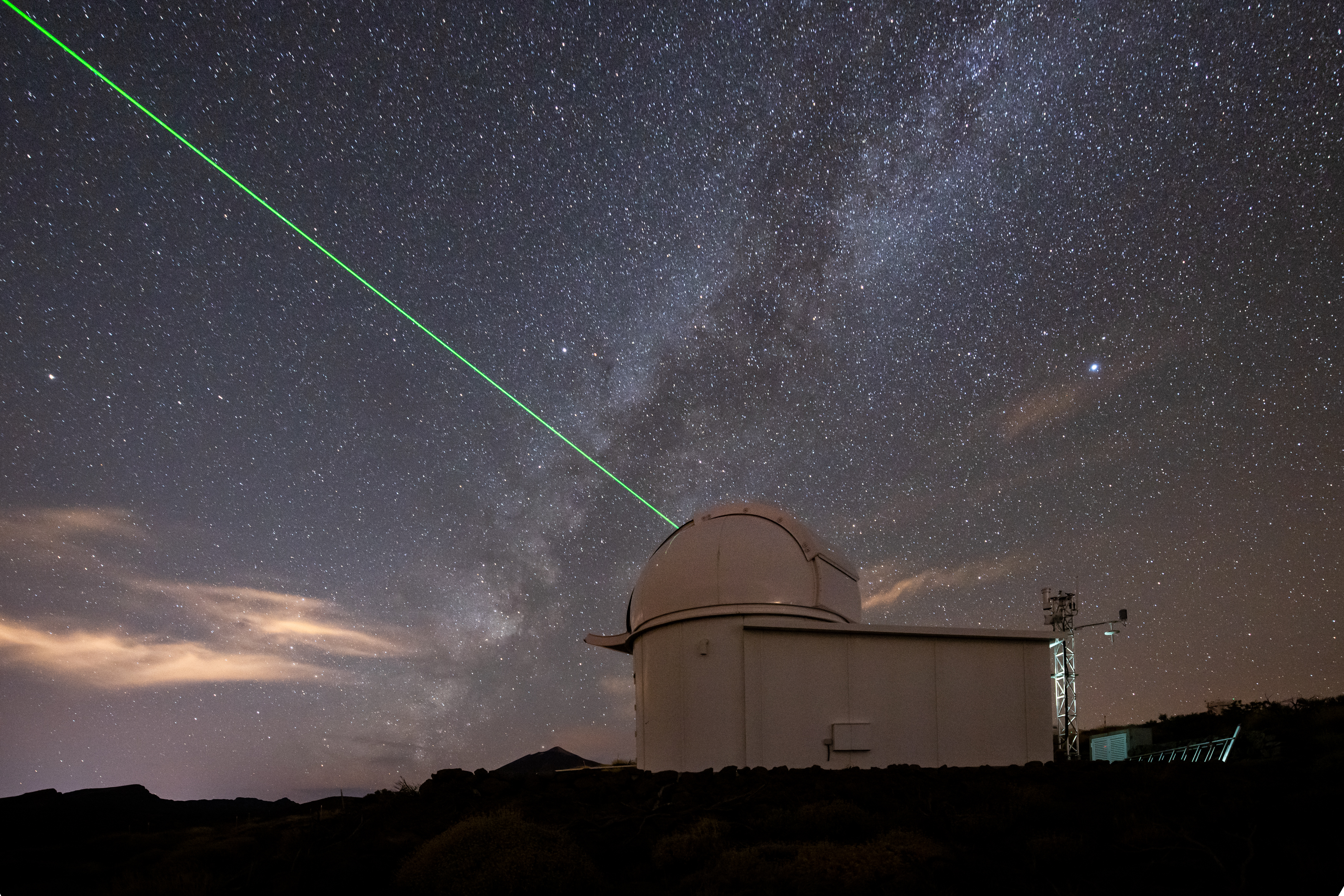 Unlocking the Universe: The Power of Green Lasers in Astronomy