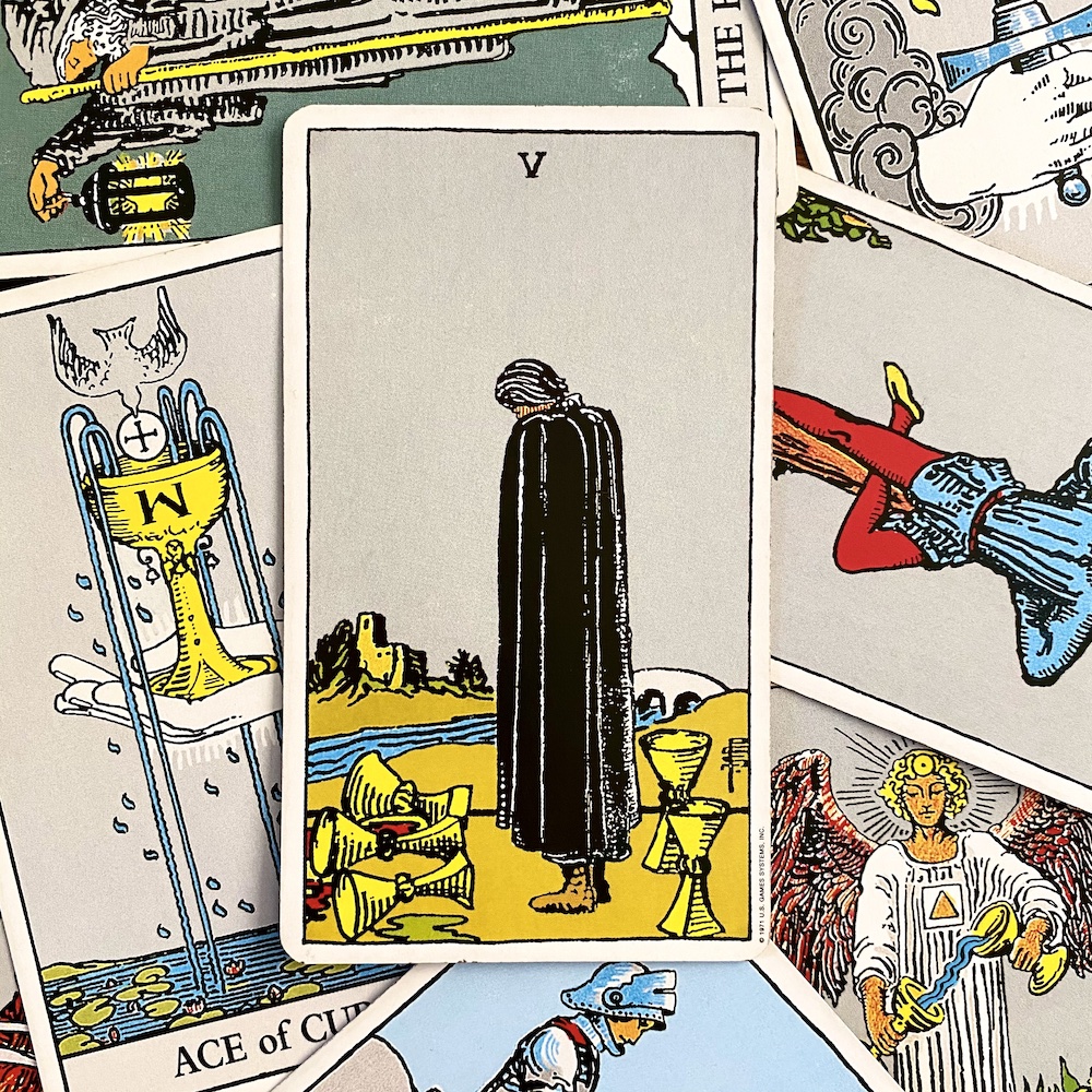 Colar Tarot: What Is It and How Does It Work?