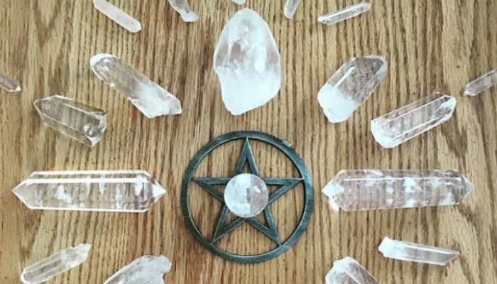 Clear Quartz and Amethyst: Top Crystals for Tarot Insights