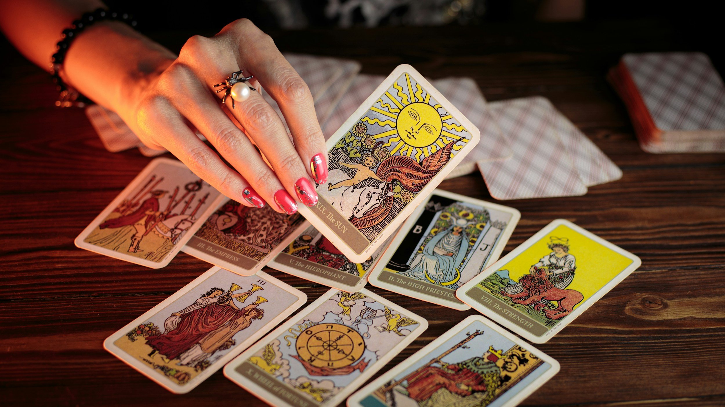 Need a Certified Tarot Reader? Tips to Choose the Right One