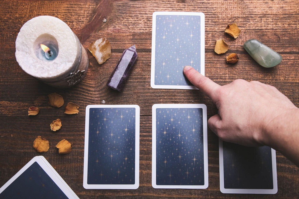 Facade Tarot Reading: Uncover Your Destiny Today