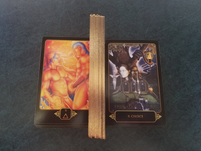 Best Gaia Tarot Deck (Reviews and Recommendations)