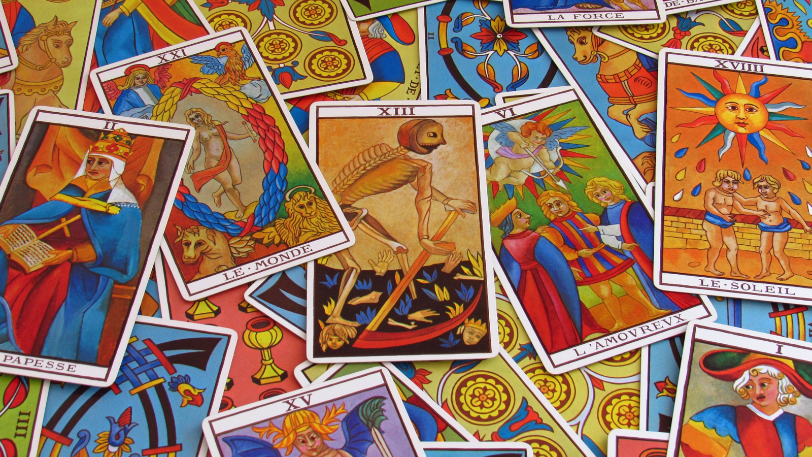 How to predict death with tarot cards? Discover the secrets of tarot readings!