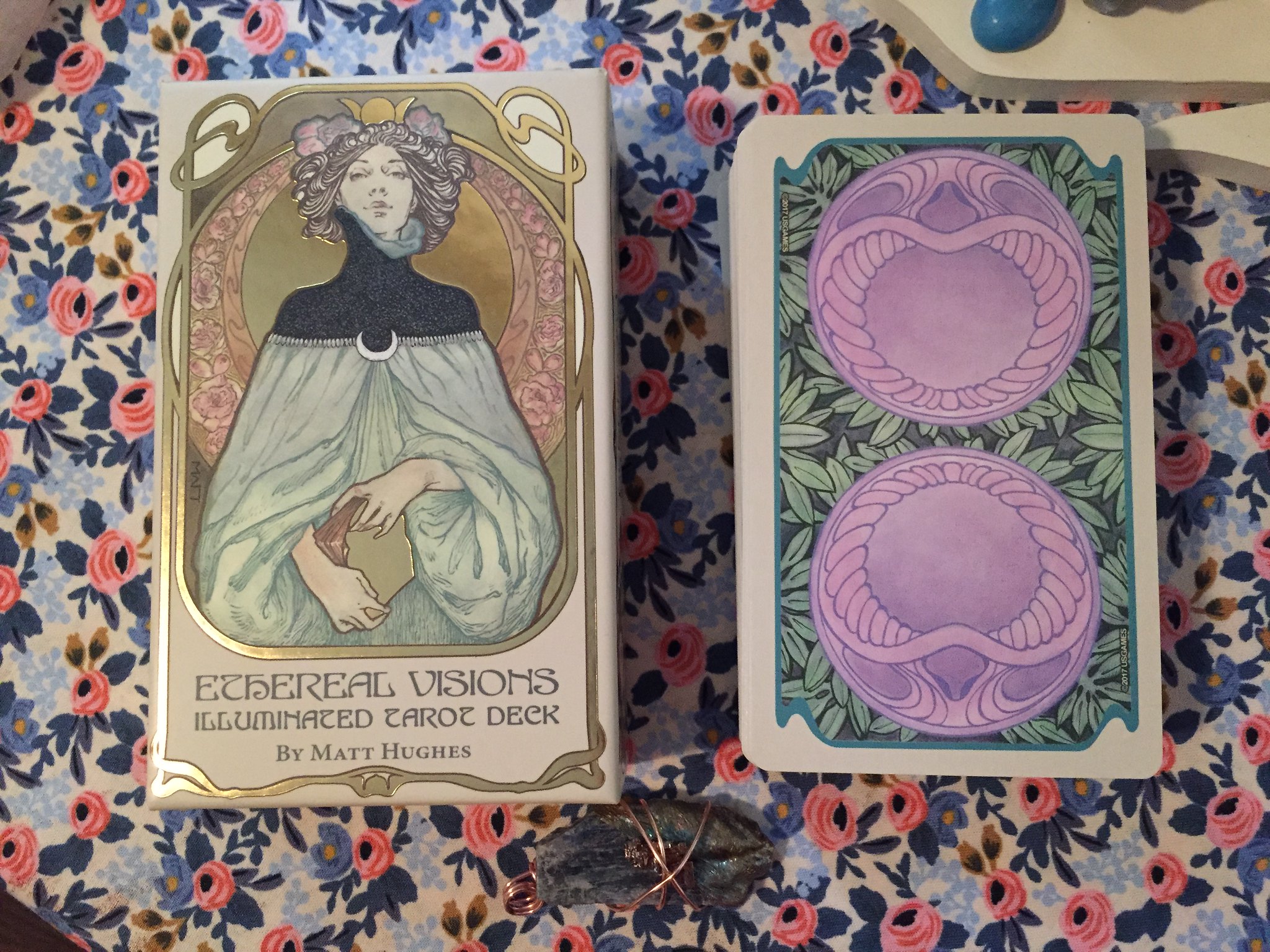 How to Use the Ethereal Visions Illuminated Tarot Deck for Readings