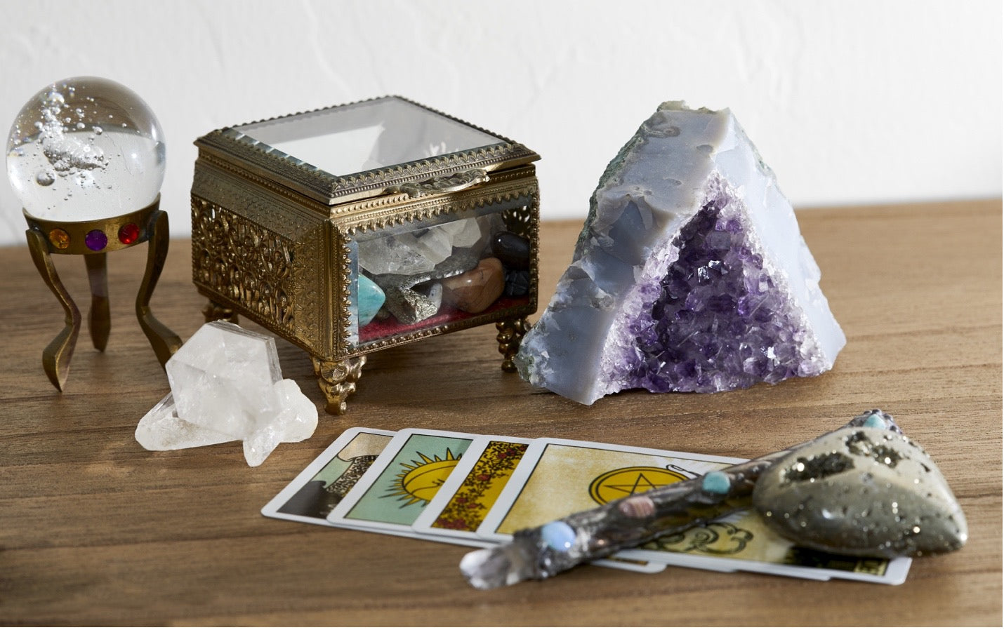 Finding the Best Crystals for Your Tarot Practice