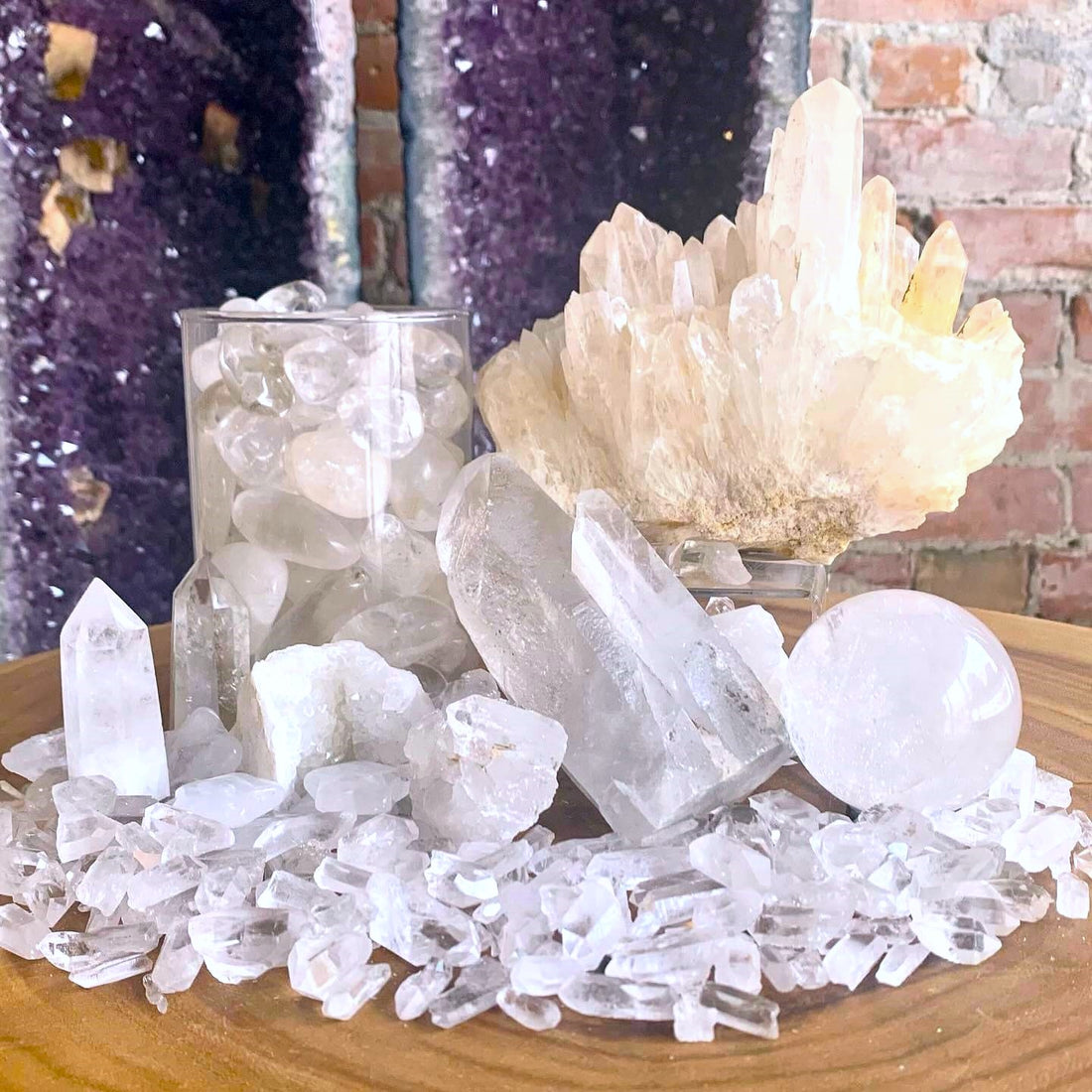 Clear Quartz and Amethyst: Top Crystals for Tarot Insights