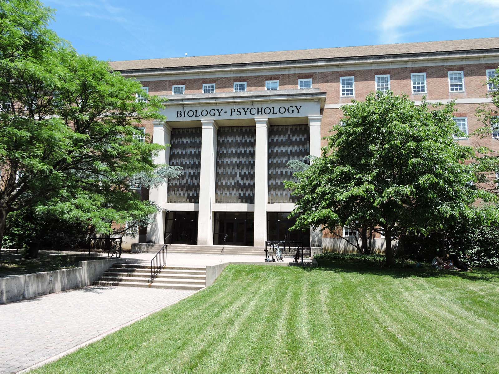 Learn about the biology psychology building: Discover the exciting research happening inside.