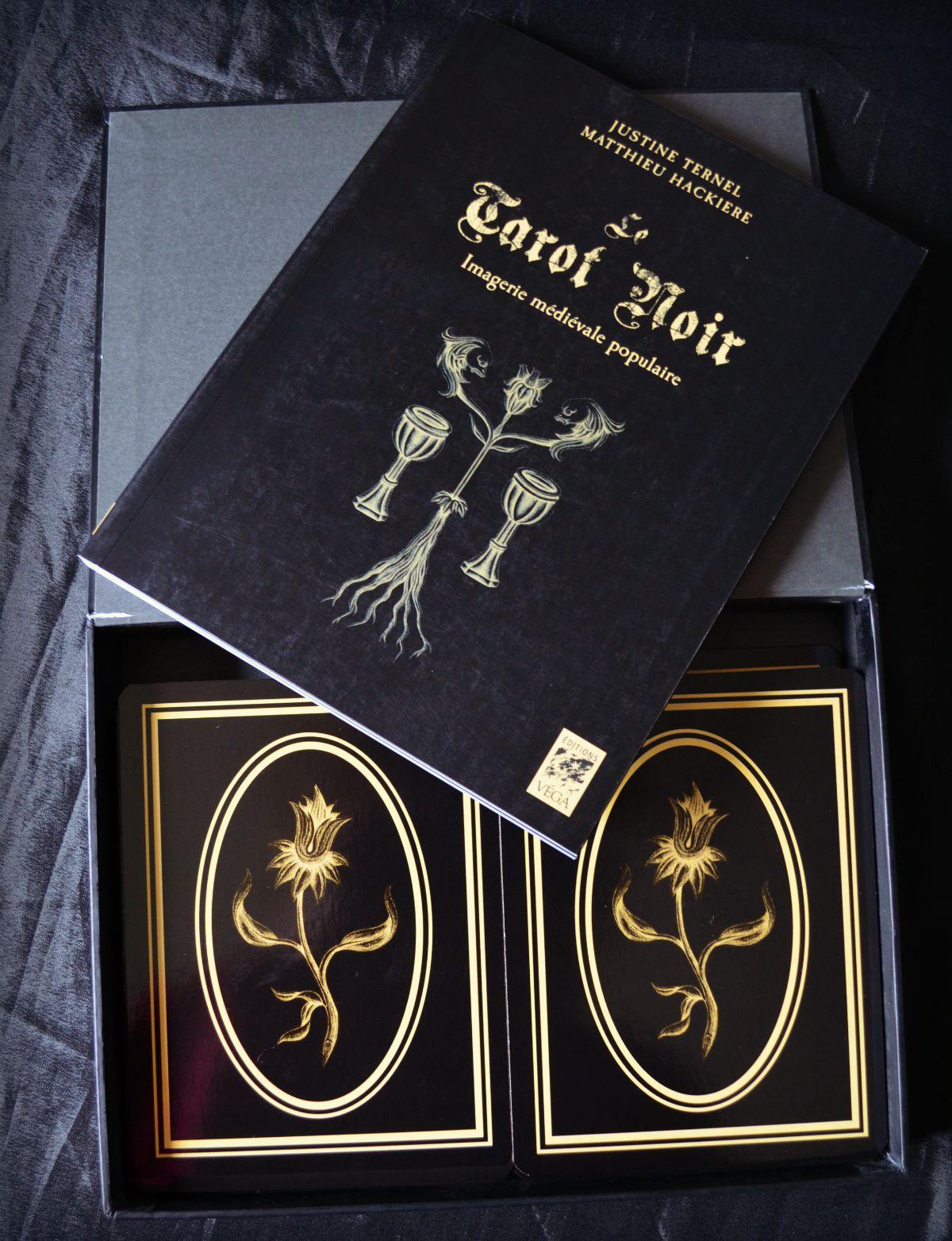 Learn Tarot with Lindemans Tarot Noir: Simple Tips for Reading the Cards