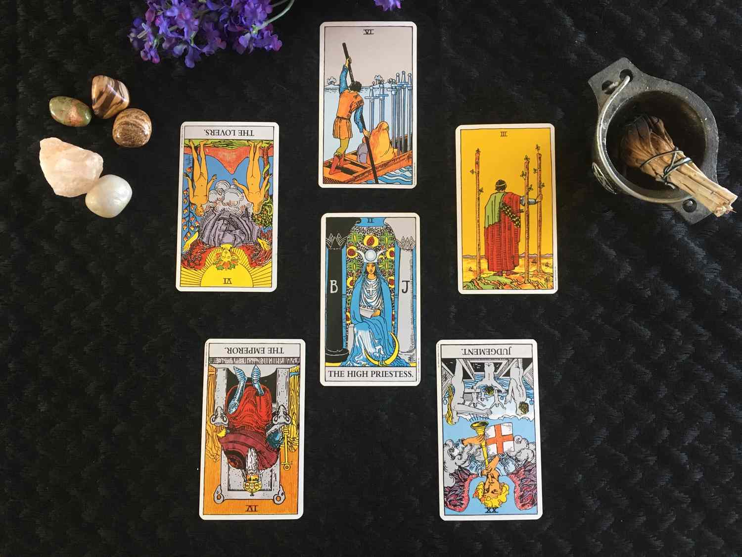 What is Pentagram Tarot Spread? Unlock Its Secrets With This Beginners Guide