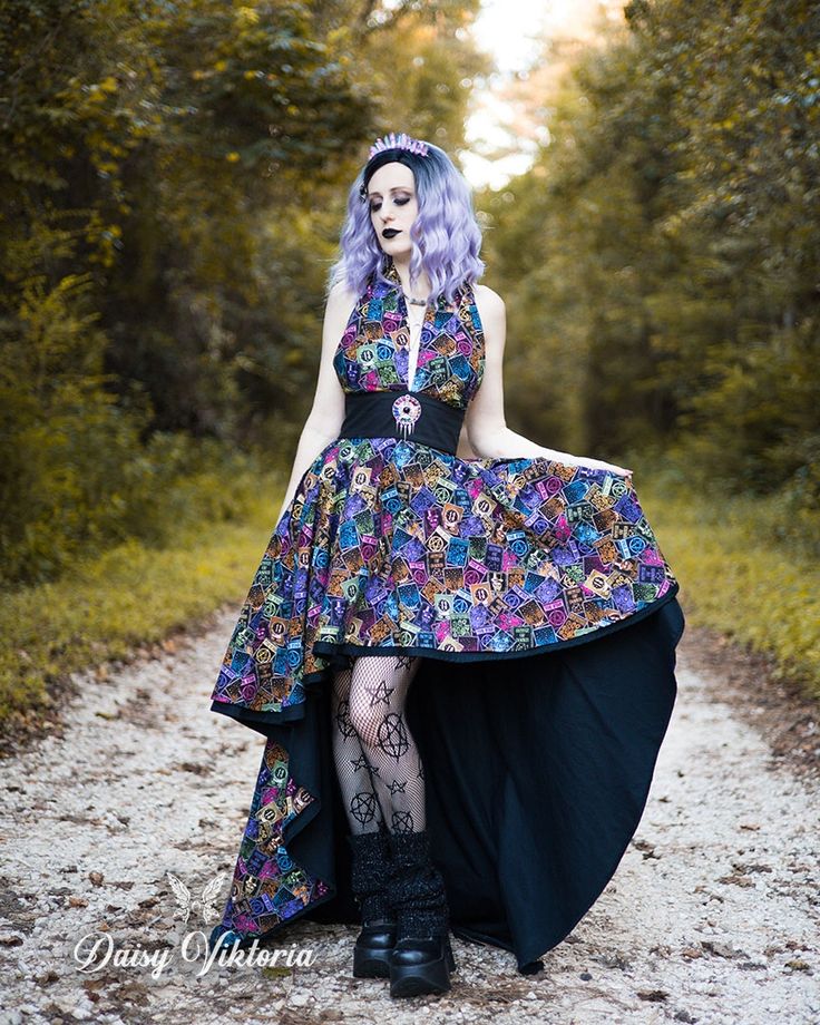 Tarot Dress Inspiration:Amazing Card-Inspired Designs.