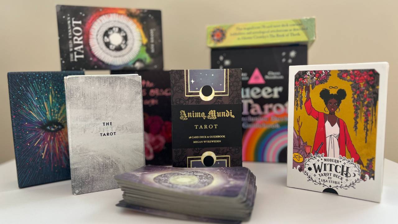 Whats the Best Tarot Deck Order? Easy Tips for Beginners!