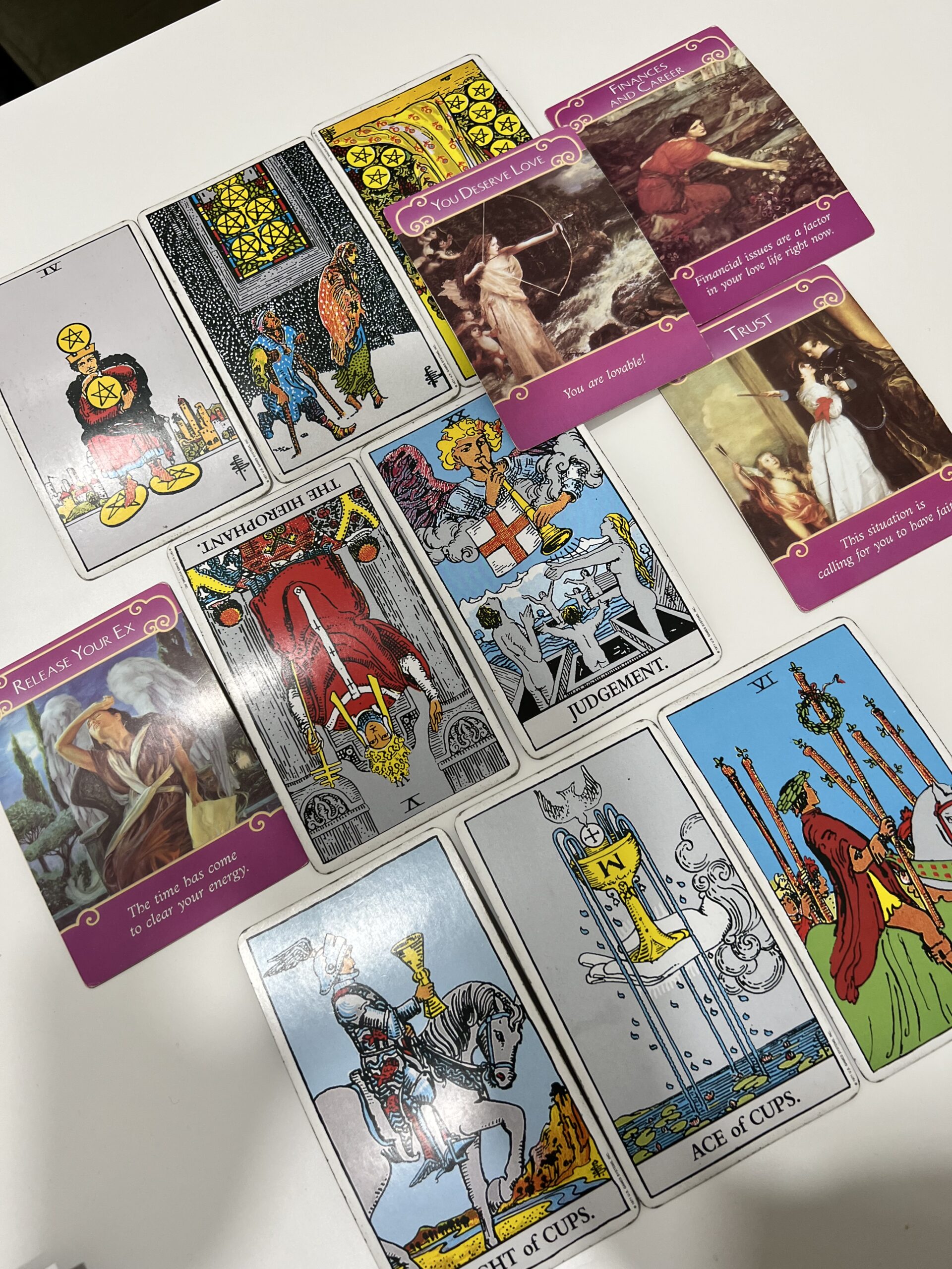 Tarot card reading Salem MA: What to expect from your first session (Everything you need to know).