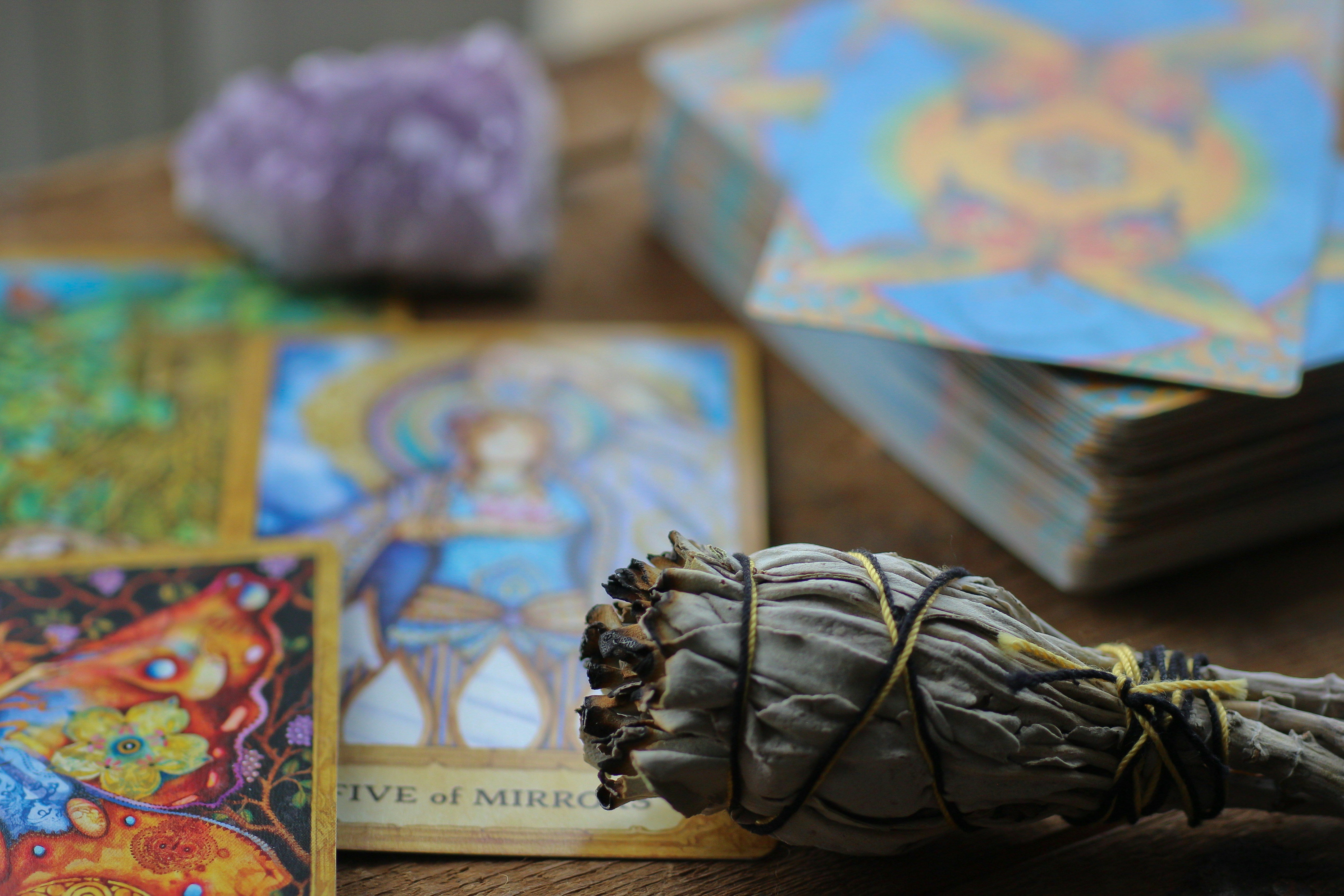 Tarot Cloth Guide: Find the Perfect Cloth for Your Readings.